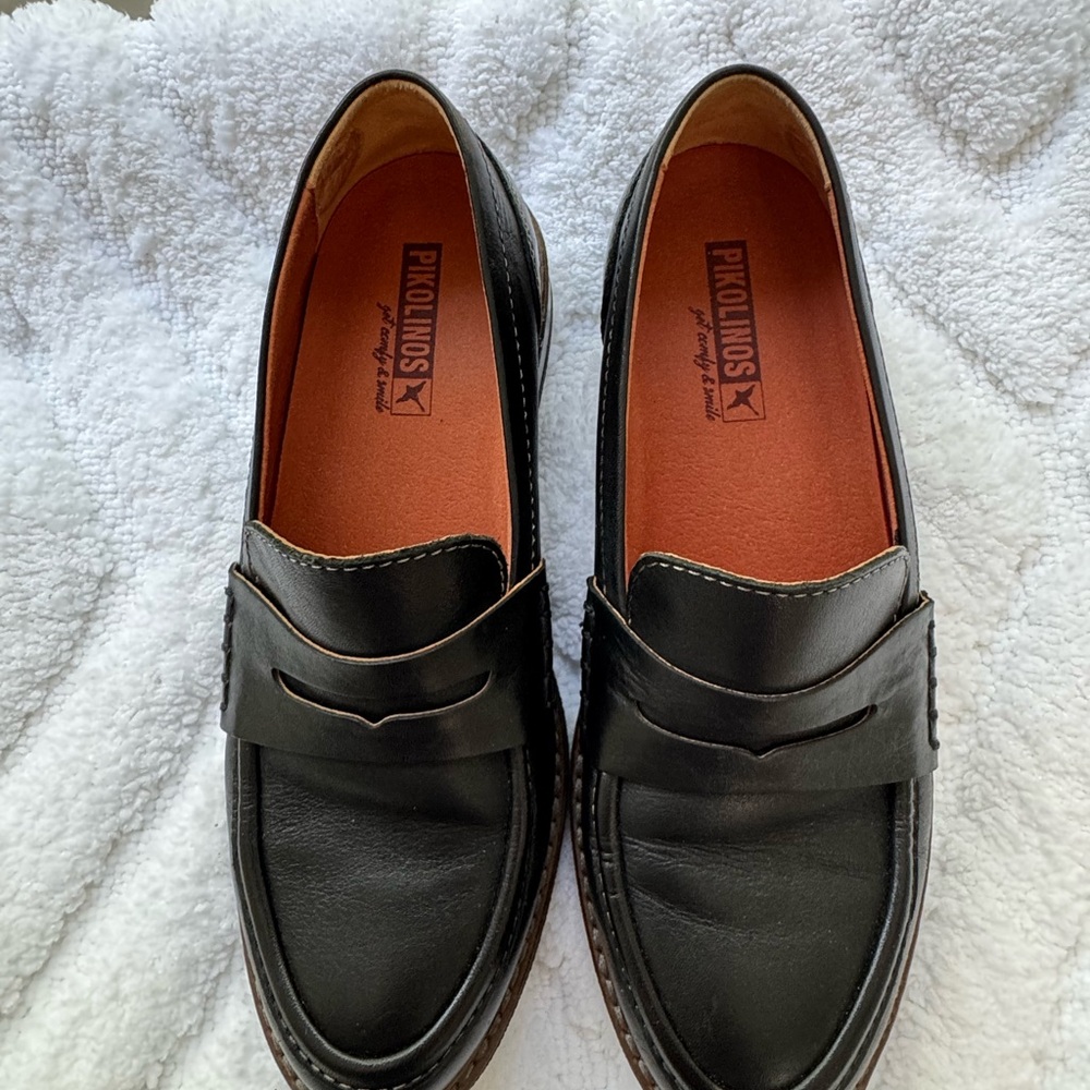 Pikolinos Black Leather Women’s Loafers size 6